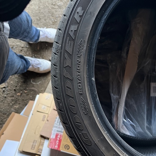 タイヤ、ホイール 235/45R18