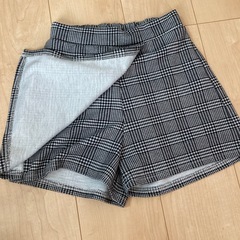 女の子　130サイズ　GUズボン　キュロット半ズボン　の画像