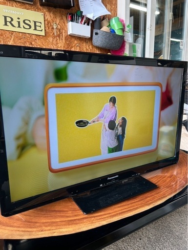 E2102   テレビ　Panasonic パナソニック　37インチ　2011年　リモコン付き