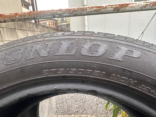レクサスLX純正タイヤ ダンロップPT3A 275/50R21  走行25,000より取り外ししてます。 外に置いてあったので、汚れ等
