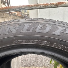 レクサスLX純正タイヤ ダンロップPT3A 275/50R21  走行25,000より取り外ししてます。 外に置いてあったので、汚れ等あります。  取りに来てくれる方のみお願いします。  15,000円です。の画像