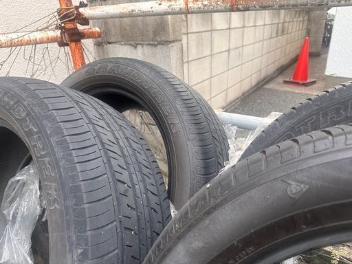 レクサスLX純正タイヤ ダンロップPT3A 275/50R21  走行25,000より取り外ししてます。 外に置いてあったので、汚れ等