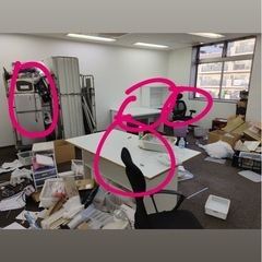 冷蔵庫、電子レンジ、椅子、机！無料！