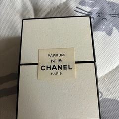 CHANEL No.１９パフューム １４mlの画像