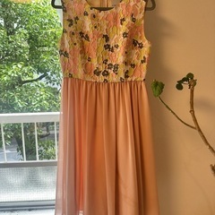 花柄ワンピース(刺繍)の画像