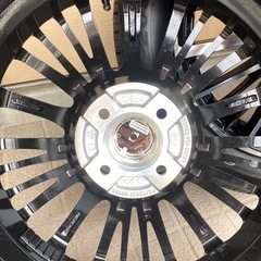 【新品】ホイール付きタイヤ4本セット　ブランド名着色！の画像