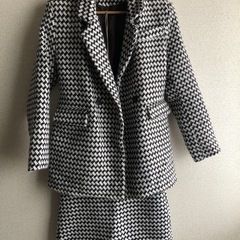 ニットスーツ
