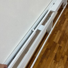 ベッドサイドや物を置く物の画像