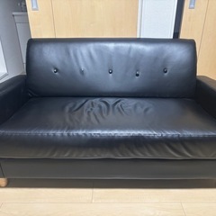 黒色　　レザーソファ