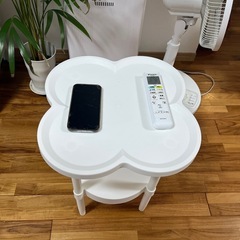 サイドテーブルの画像