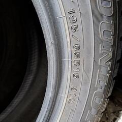 23年製 195/65R15　スタッドレスタイヤの画像