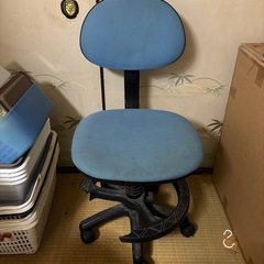 回転椅子（ブルー）差し上げます