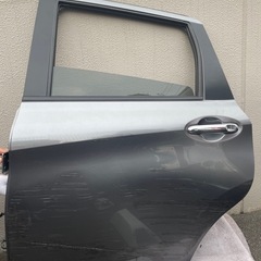 日産ノートDBA-E12左前とリアドア