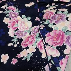 暗紺地に華麗な花柄浴衣160ｃｍ美品の画像