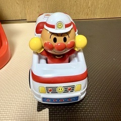 アンパンマン救急車 PINOCCHIO ➕ベビー用ピアノ　音の出るおもちゃ　つかまり立ちの画像