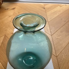 リーンロゼで購入　青緑色 ガラス製 球形花瓶の画像