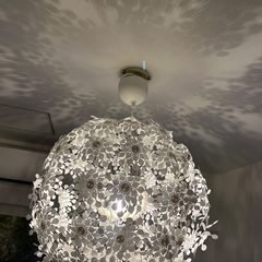 IKEAフラワー照明の画像