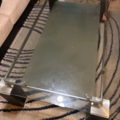 ガラステーブル