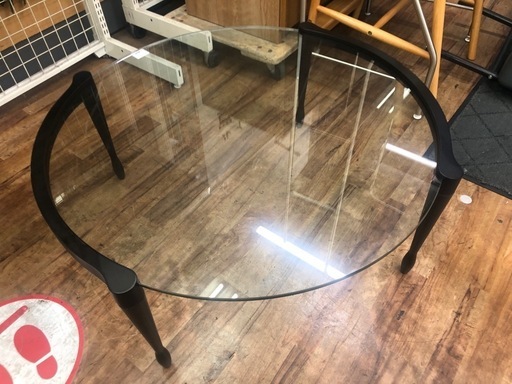 porada ガラステーブル入荷いたしました！