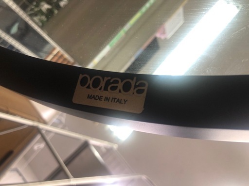 porada ガラステーブル入荷いたしました！