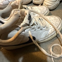 NIKEスニーカー23センチの画像