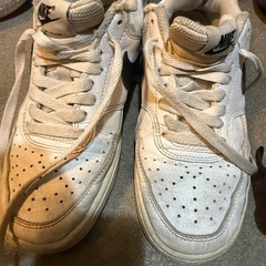 NIKEスニーカー23センチの画像