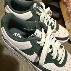新品NIKEスニーカーの画像