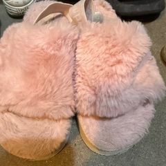 モコモコ厚底サンダルの画像