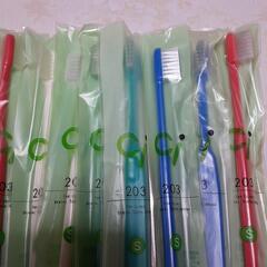 新品未使用　歯科医院専用　歯ブラシ　やわらかめ　13本の画像