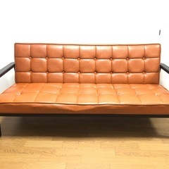 【引取り限定】ビンテージレザー調ソファ 北欧風 木肘 artti...