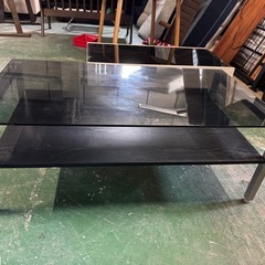TEMPERED GLASSテーブルの画像