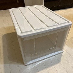 衣装ケース（プラスチック）2つ
