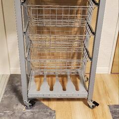収納家具 キャスター付き