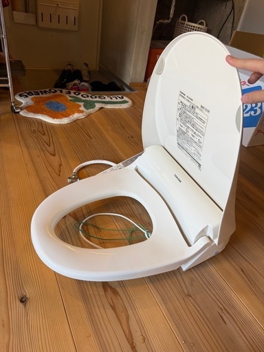 東芝温水洗浄便座2018年製SCSーT160 箱あり