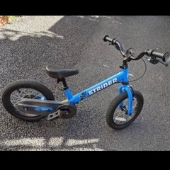 ストライダー　STRIDER バランスバイク 青 14x