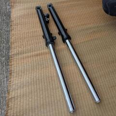 w650フロントフォーク及びアクスルシャフトの画像
