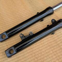 w650フロントフォーク及びアクスルシャフトの画像