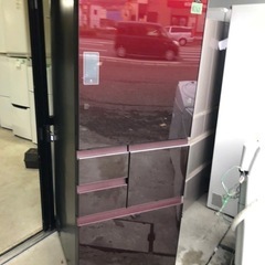 NO B242 🌈福岡市内配送設置無料✨🌈シャープ SHARP プラズマクラスター冷蔵庫 (551L・どっちもドア) 5ドア グラデーションレッド SJ-WX55D-Rの画像