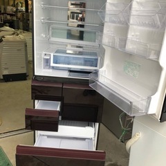 NO B242 🌈福岡市内配送設置無料✨🌈シャープ SHARP プラズマクラスター冷蔵庫 (551L・どっちもドア) 5ドア グラデーションレッド SJ-WX55D-Rの画像