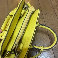新品未使用のレディースバッグ - イエローの画像