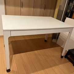 IKEAエーケダーレン伸縮ダイニングテーブル