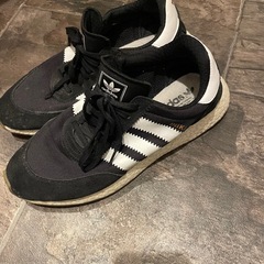 アディダスイニキスニーカー28.5