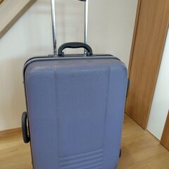 【中古】スーツケース　うすい水色
