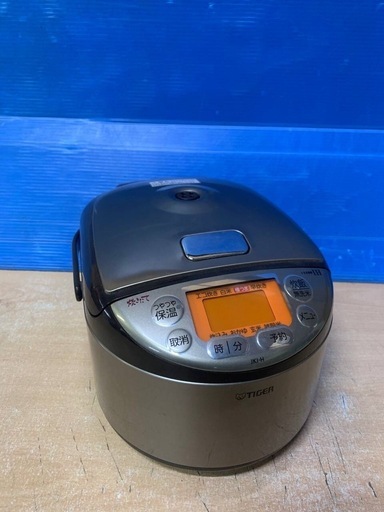 TOSHIBA 炊飯器 ホワイト　埼玉県川口市自宅近くで直接お渡し TOSHIBA 炊飯器 ホワイト埼玉県川口市自宅近くで直接お渡し