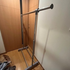 ハンガーラックの画像