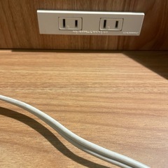 ドレッサー　無地　レトロ　木目調　電気プラグ付きの画像