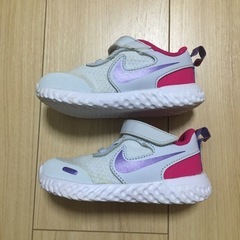Nike 13cmキッズシューズ ホワイト/ピンクの画像