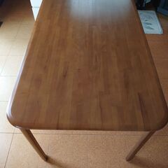 【無料】木製ダイニングテーブルの画像