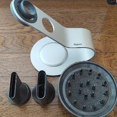 Dyson　ヘアドライヤーの画像