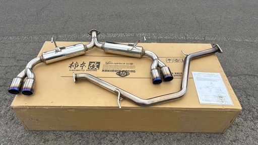 カローラスポーツ　マフラー